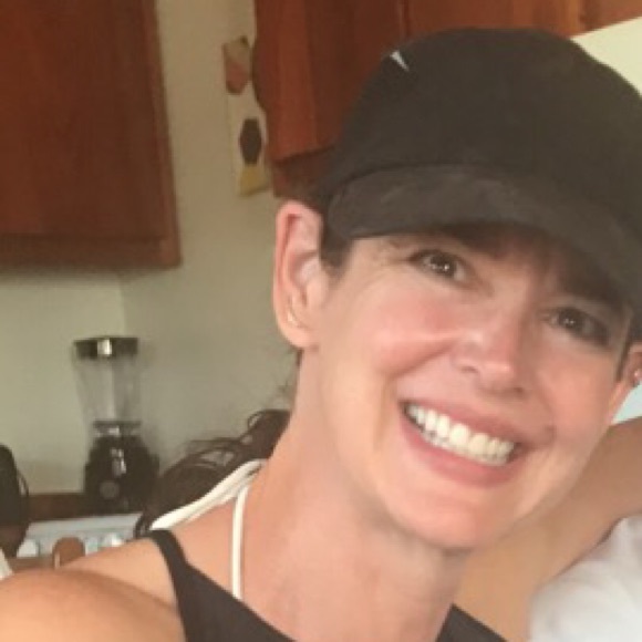 Profile Picture of Barbara Miles (@barbamiles) on Poshmark