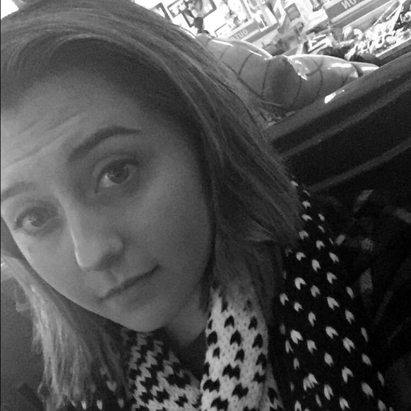 Profile Picture of Stephanie Eckert (@stephy8893) on Poshmark