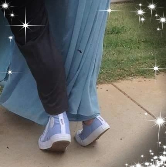 Profile Picture of Lori Renfro (@lorirenfro) on Poshmark