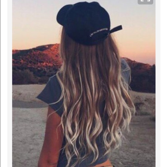 Profile Picture of Bianca Santos (@bguselle) on Poshmark