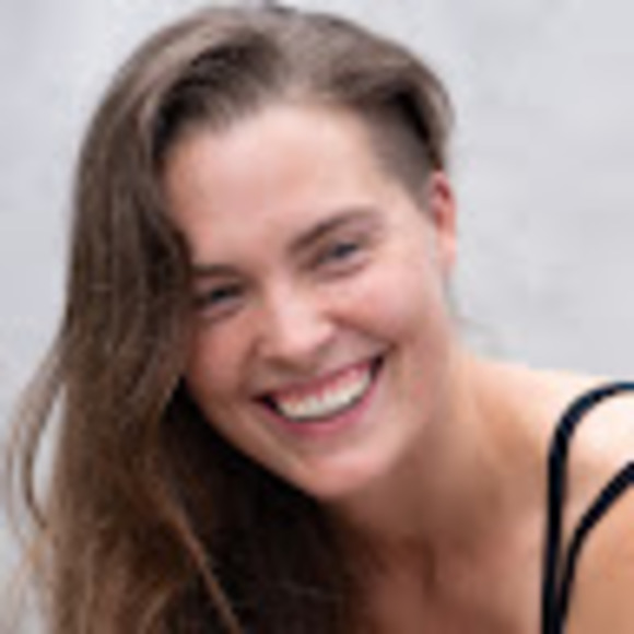 Profile Picture of Julia Haney (@julhaney) on Poshmark