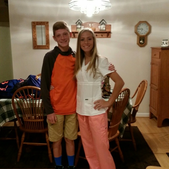 Profile Picture of Cassandra Arndt (@cassandra_arndt) on Poshmark