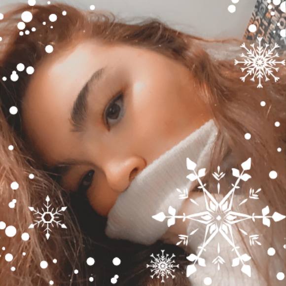 Profile Picture of Valerie Valletta (@vvalletta2001) on Poshmark