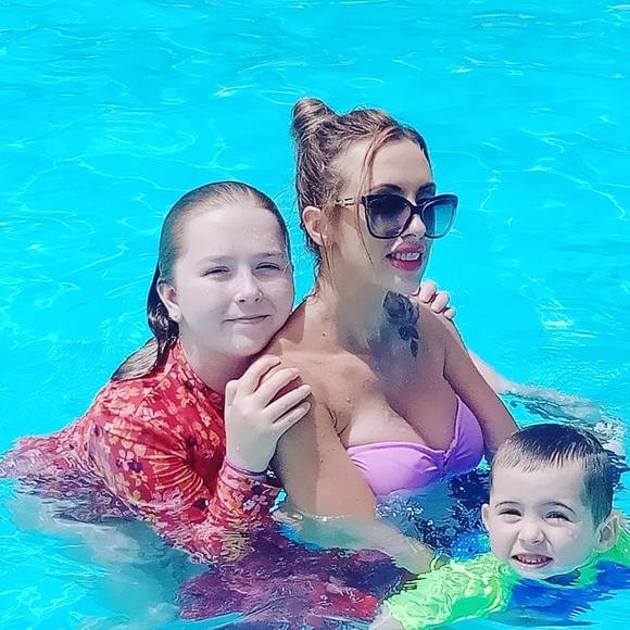 Profile Picture of Gem Gemz (@gem_gemz) on Poshmark