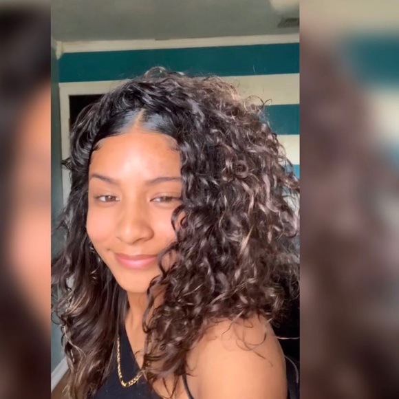 Profile Picture of Ka$h Ramirez (@realcurlzz) on Poshmark