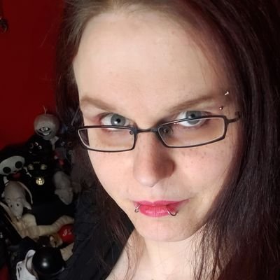 Profile Picture of Jennifer Wolff (@JennyWebtoes) on Twitter