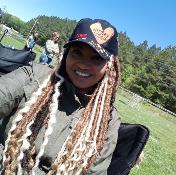 Profile Picture of Candice Sample-smalley (@shayshaydice) on Poshmark