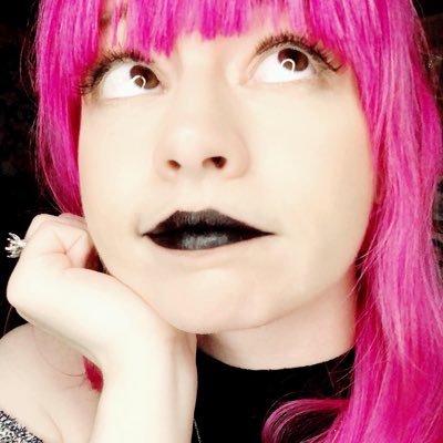 Profile Picture of New Year New Spook (@CorinnaFaye) on Twitter