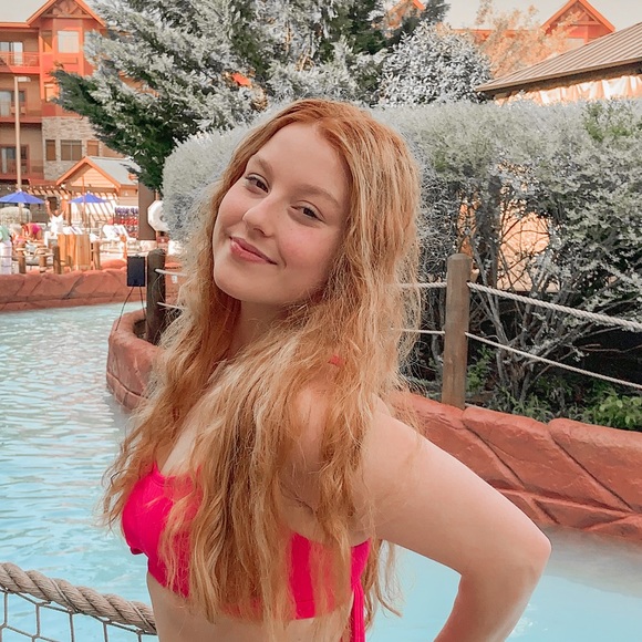 Profile Picture of Rebekah Reitler (@rebekahreitler) on Poshmark