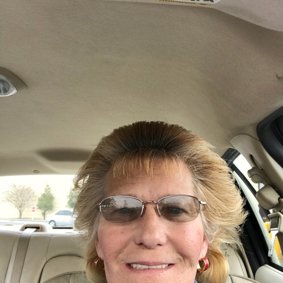 Profile Picture of Caroline Mackrell (@mcoolcal) on Poshmark