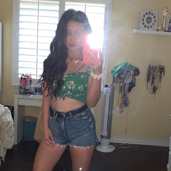 Profile Picture of Catherine Chung (@catherinechung) on Poshmark