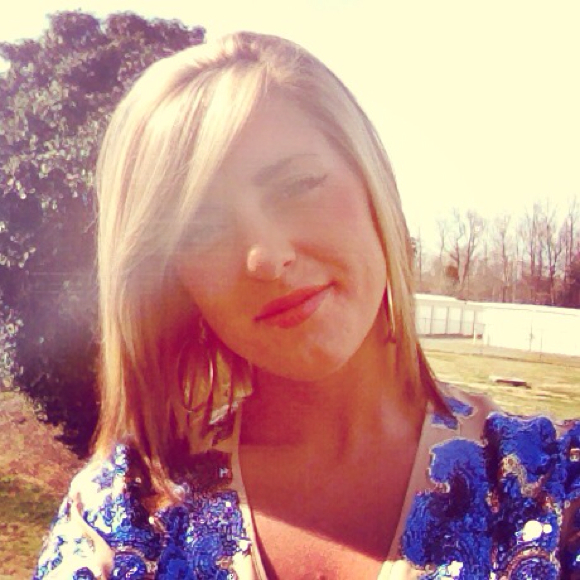 Profile Picture of Ashley Tullai (@ashleytutu) on Poshmark