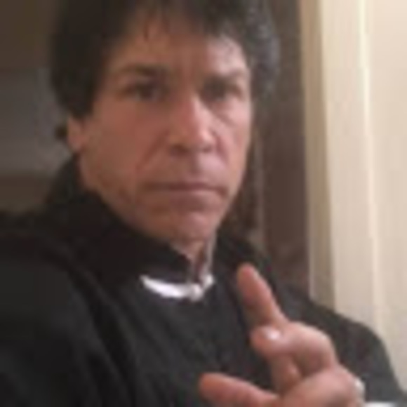 Profile Picture of Ken Oliver (@ken_oliver) on Poshmark