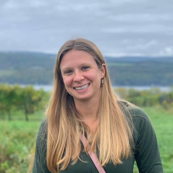 Profile Picture of Stacey Myslinski (@slmyslinski) on Poshmark