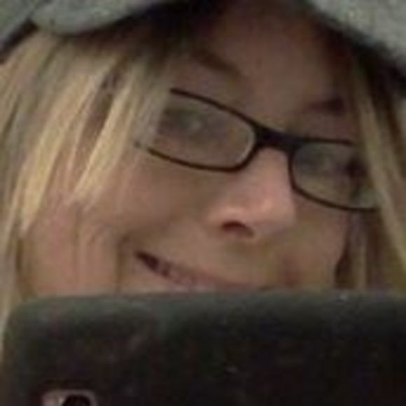 Profile Picture of Barbara Everling (@b_everling) on Poshmark