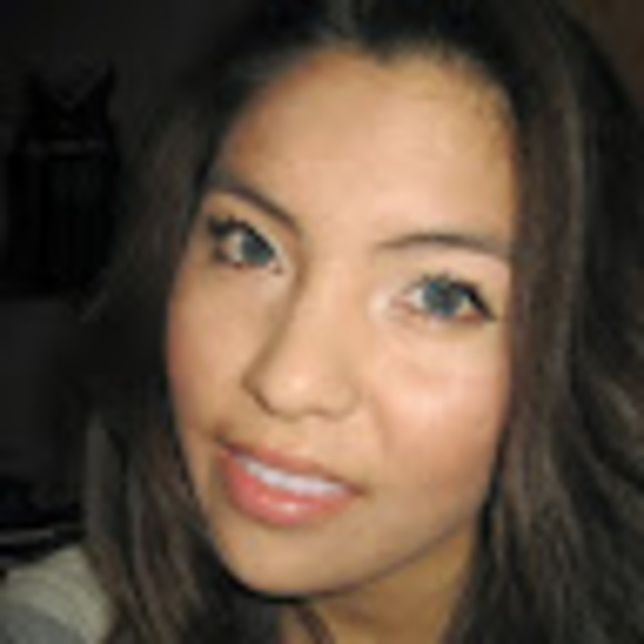 Rose Cobiness - Poshmark Profile Picture of Rose Cobiness (@rose_cobiness) on Poshmark