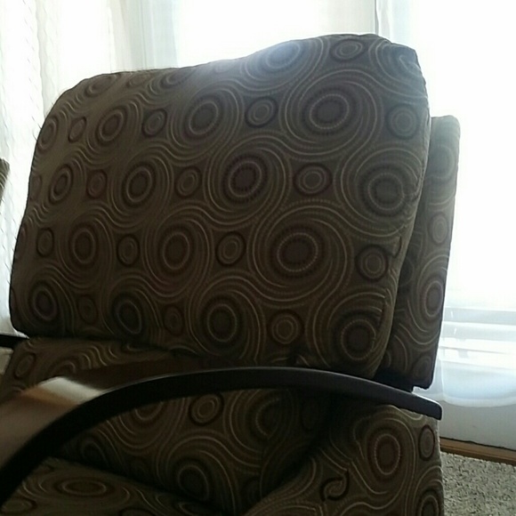 Profile Picture of Todd Humble (@4tj) on Poshmark