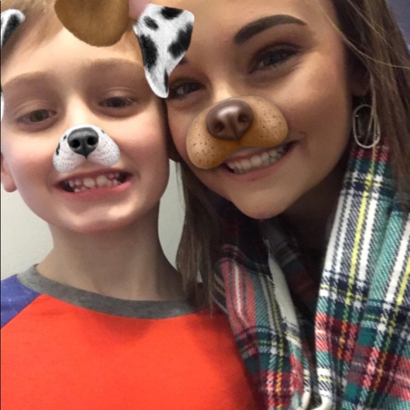 Profile Picture of Kaylee Lemens (@kayleemariele) on Poshmark