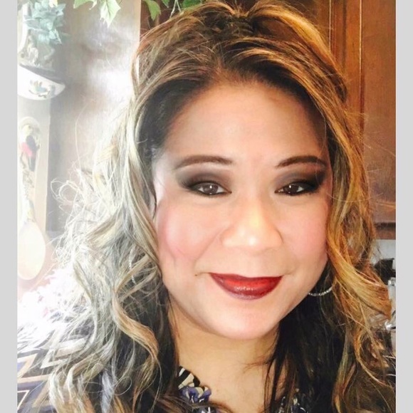 Profile Picture of Dolly Vogrig (@dolly1117) on Poshmark