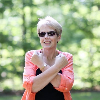 Profile Picture of Suzanne Duell Stevens (@DuellStevens) on Twitter