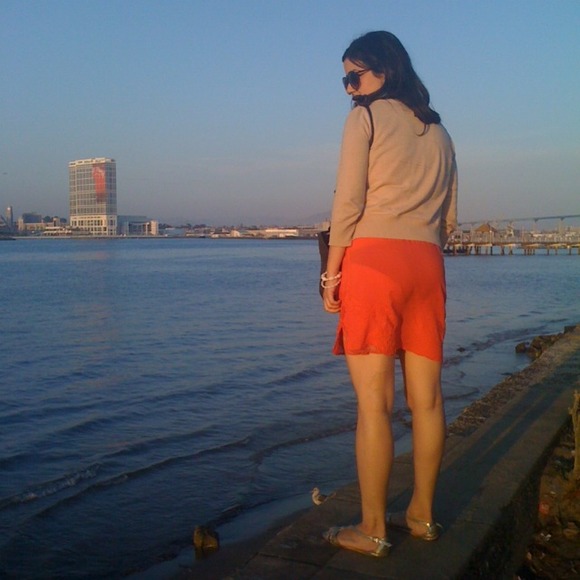 Profile Picture of Ana Miakhil (@99ananas) on Poshmark