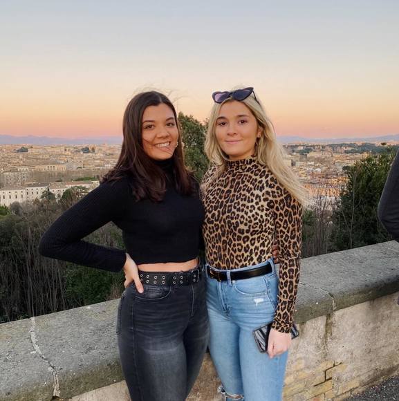 Profile Picture of Valentina Cetta (@valentinacetta) on Poshmark