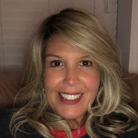 Profile Picture of Katie Pouncey (@katie_pouncey) on Poshmark