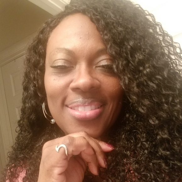 Profile Picture of Beverly Banks (@keto1life1) on Poshmark