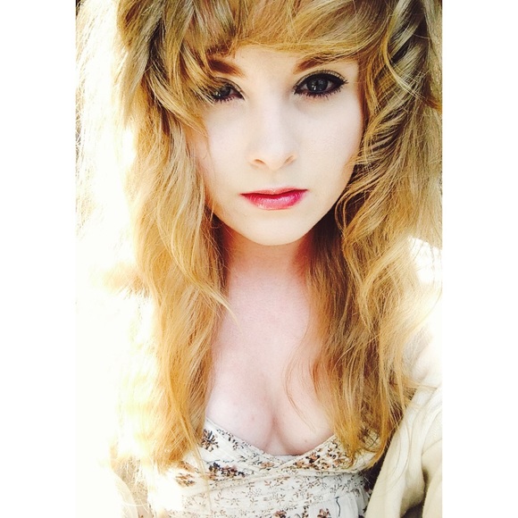 Profile Picture of Alyssa Linker (@onigirikitten) on Poshmark