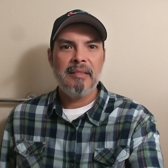 Profile Picture of Thomas Blanco (@swtr37) on Poshmark