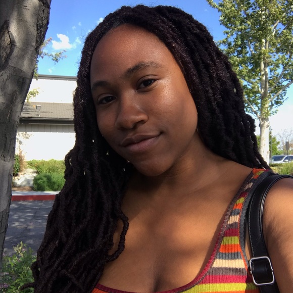 Profile Picture of Michaela Davis (@miiichaaellaa) on Poshmark