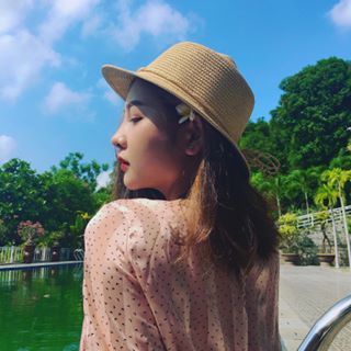 Profile Picture of Đan Trinh (@&) on Facebook