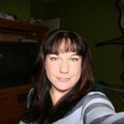 Profile Picture of Maxine Foster (@maxinefoster87) on Twitter