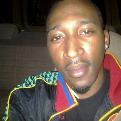 Profile Picture of Carlos Watson (@LosBoy21) on Twitter