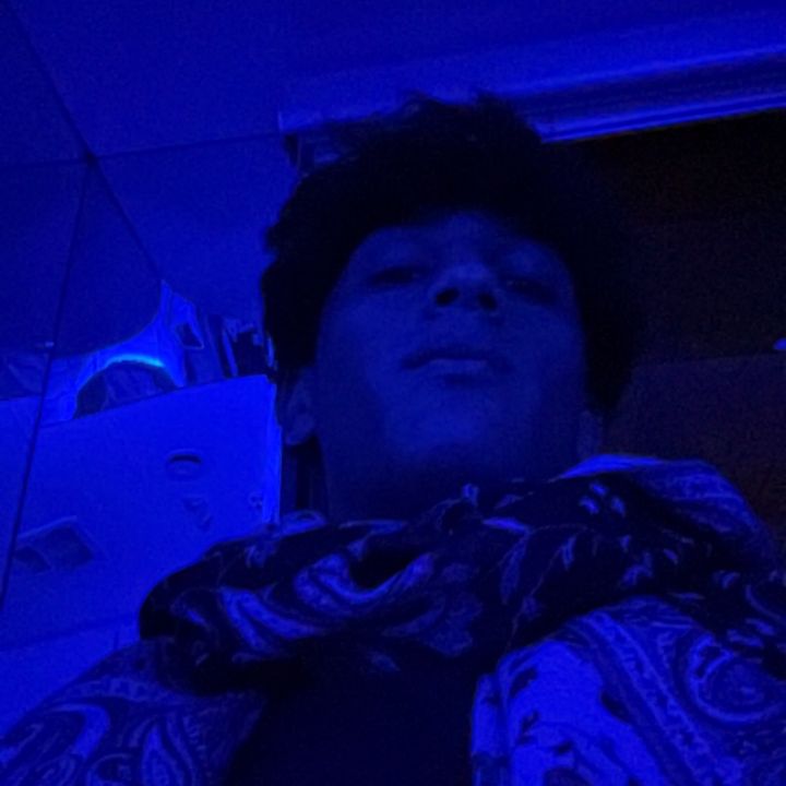 Profile Picture of julian (@julianbourgade) on Tiktok