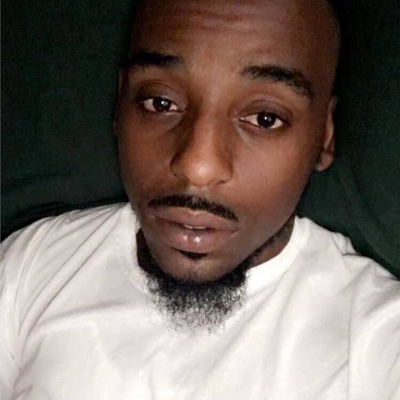 Profile Picture of Curtis Robins (@curtisrobins) on Poshmark