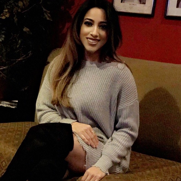 Profile Picture of Debbie Pinto (@debbpinto) on Poshmark