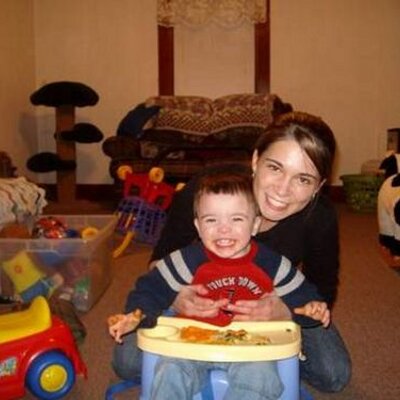 Profile Picture of Dionne Guinn (@Waltraud97) on Twitter