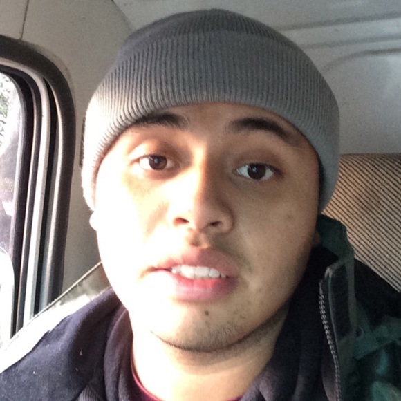 Profile Picture of Cesar Perez (@cesarthegreat11) on Poshmark