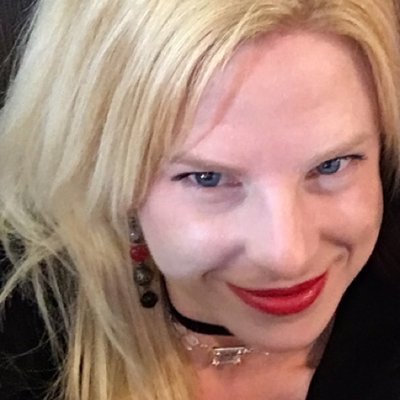 Profile Picture of Julie Catherine (@@JoesStareAtUGrl) on Twitter