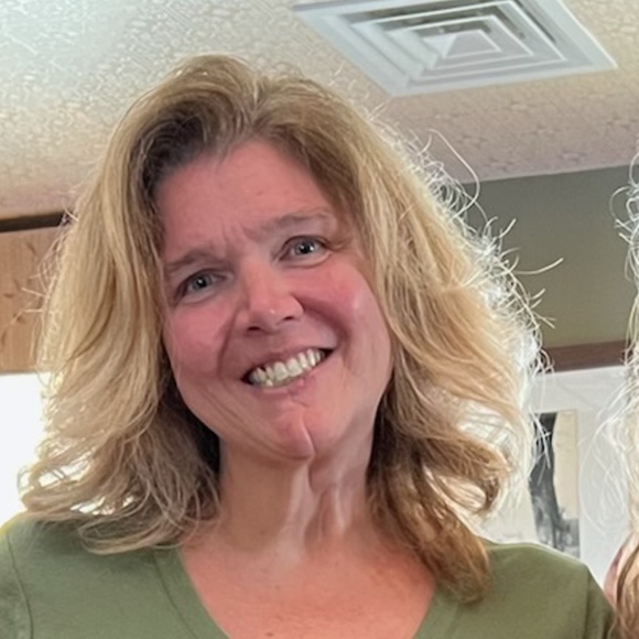 Profile Picture of Penny Campbell (@funnelwood) on Poshmark