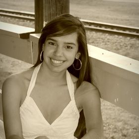 Profile Picture of Danielle Alvarez (@daniellea11) on Pinterest