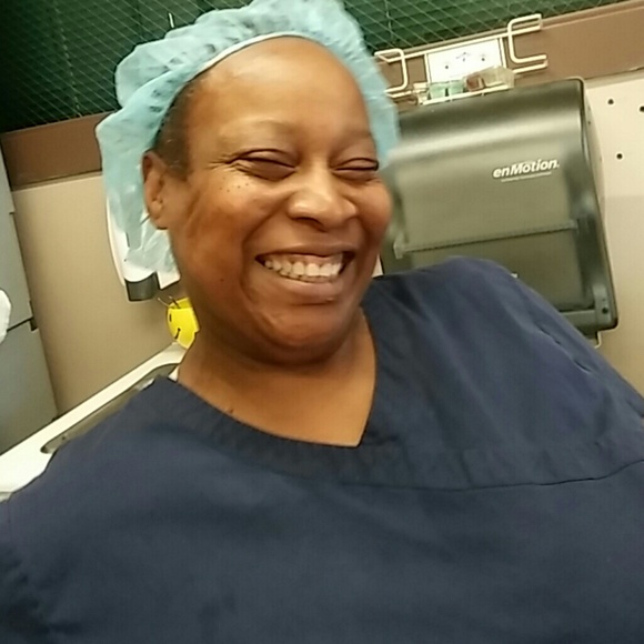 Profile Picture of Marian Williams (@marian1401) on Poshmark