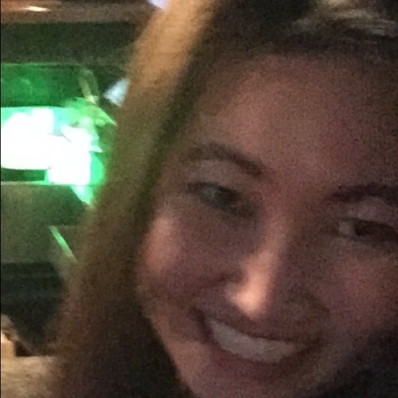 Profile Picture of Addison Sean (@darjeelingocean) on Poshmark