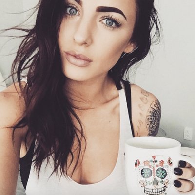 Profile Picture of Lola Weaver (@LolaTyumhao2319) on Twitter