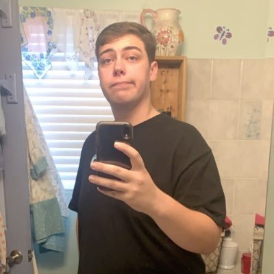 Profile Picture of Adam Landis (@adambutrbenland) on Twitter