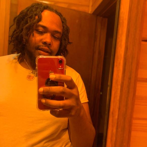 Profile Picture of Fattz Fattz (@macbandz61) on Poshmark