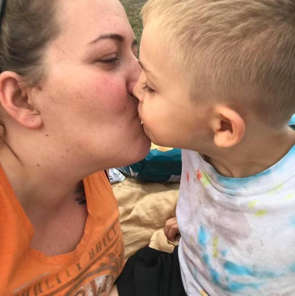 Profile Picture of Dea Manges (@bugsysgirld) on Poshmark