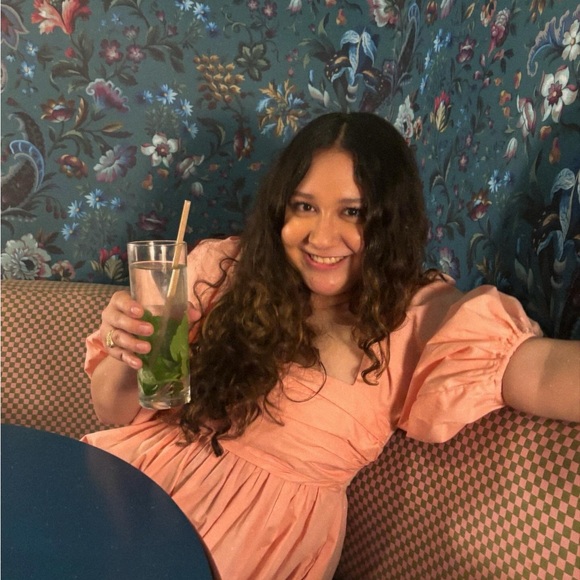 Profile Picture of Lauren Padilla (@laurenp342) on Poshmark