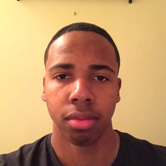 Profile Picture of Bryce Allen (@brycexliv) on Poshmark